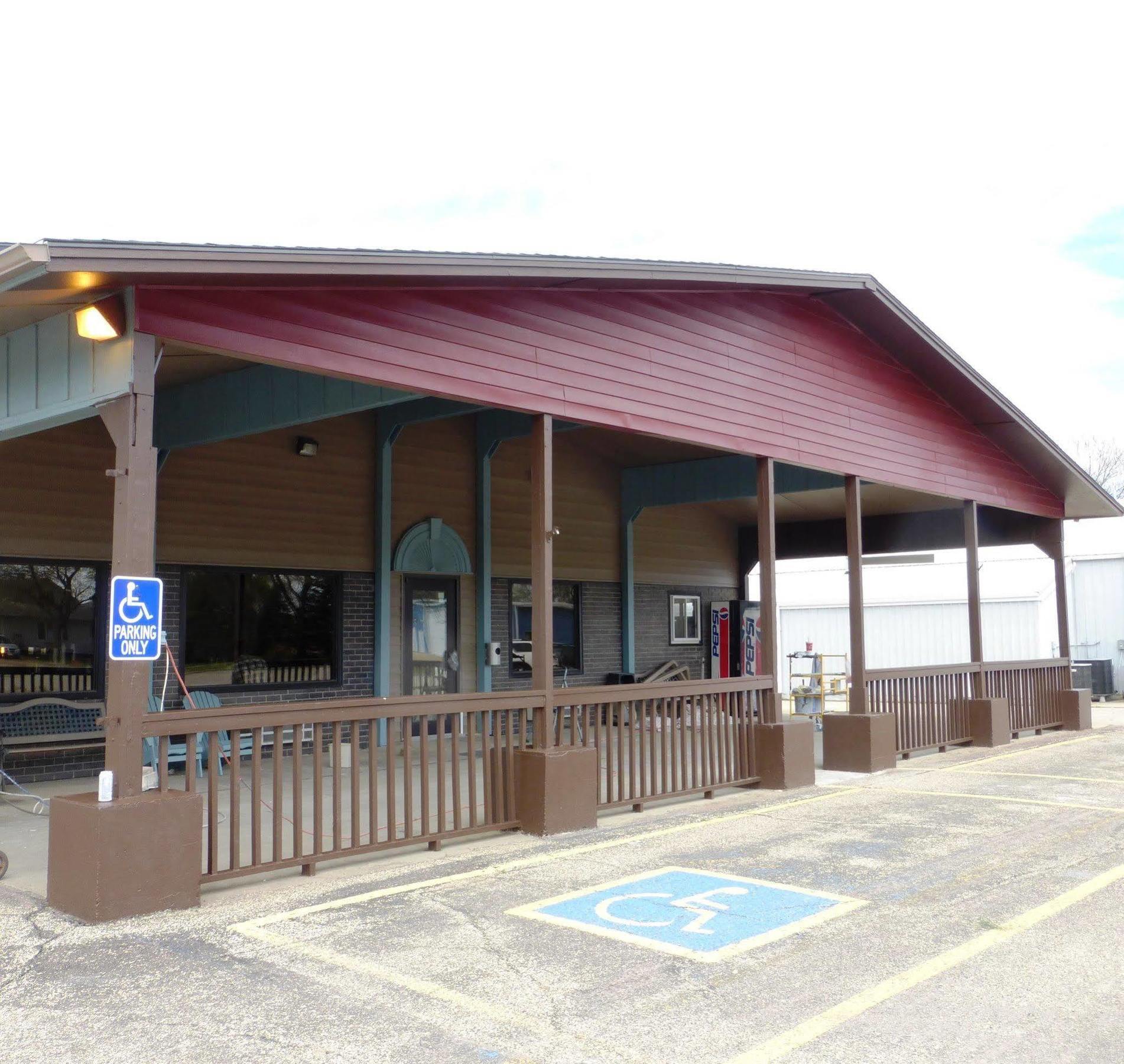 Red Roof Inn Vermillion - U Of South Dakota Экстерьер фото